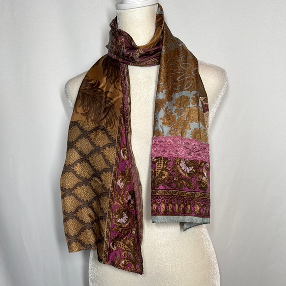 Accessories - 💜3/$15 Elegant Multicolor Scarf
